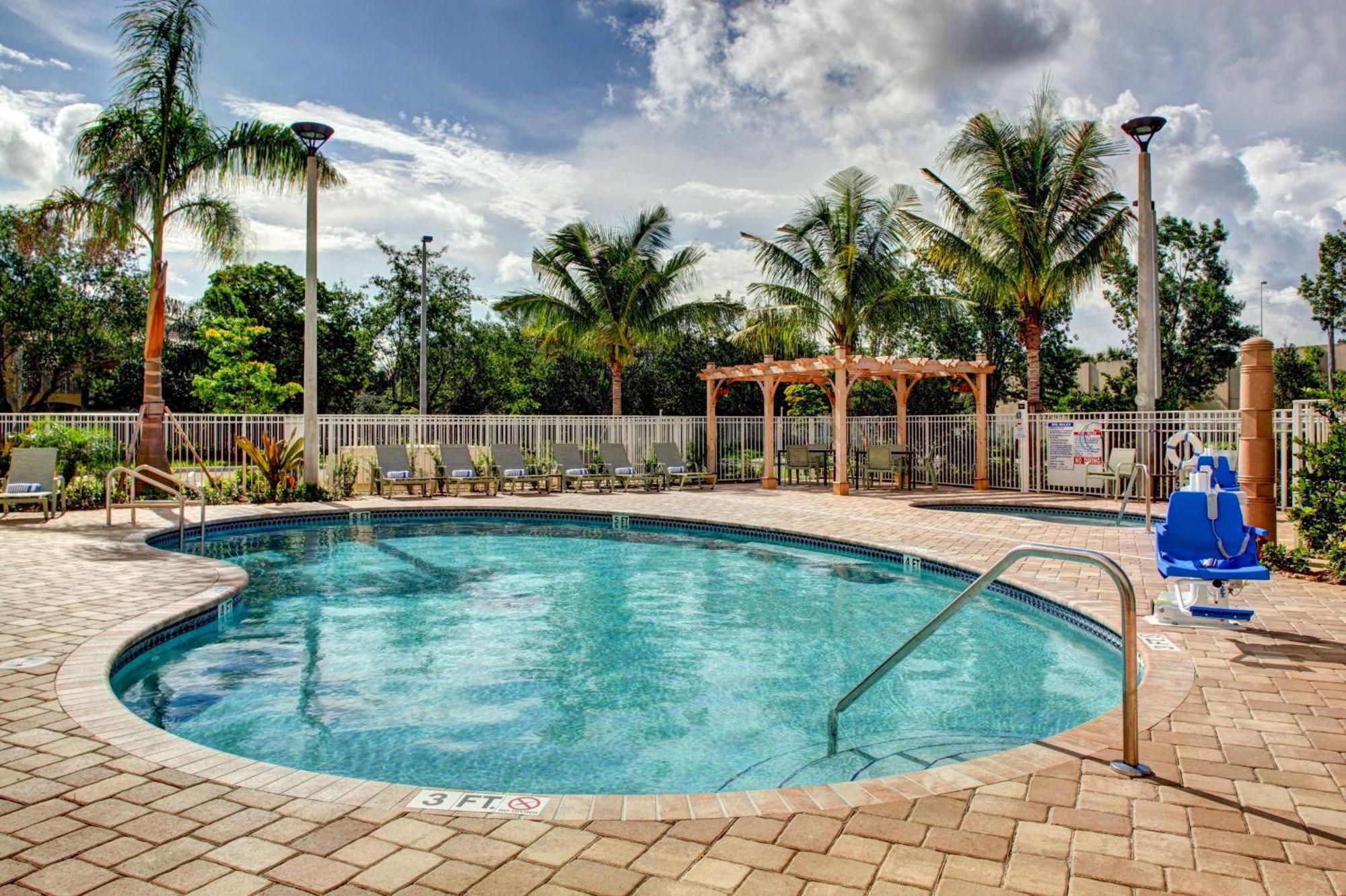 Hampton Inn And Suites Coconut Creek West Dixie Bend Exterior foto